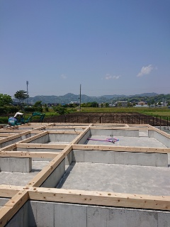 ハウスメーカー 大手住宅メーカー 地元工務店  建築会社 大工 新築注文住宅 長期保証 画像