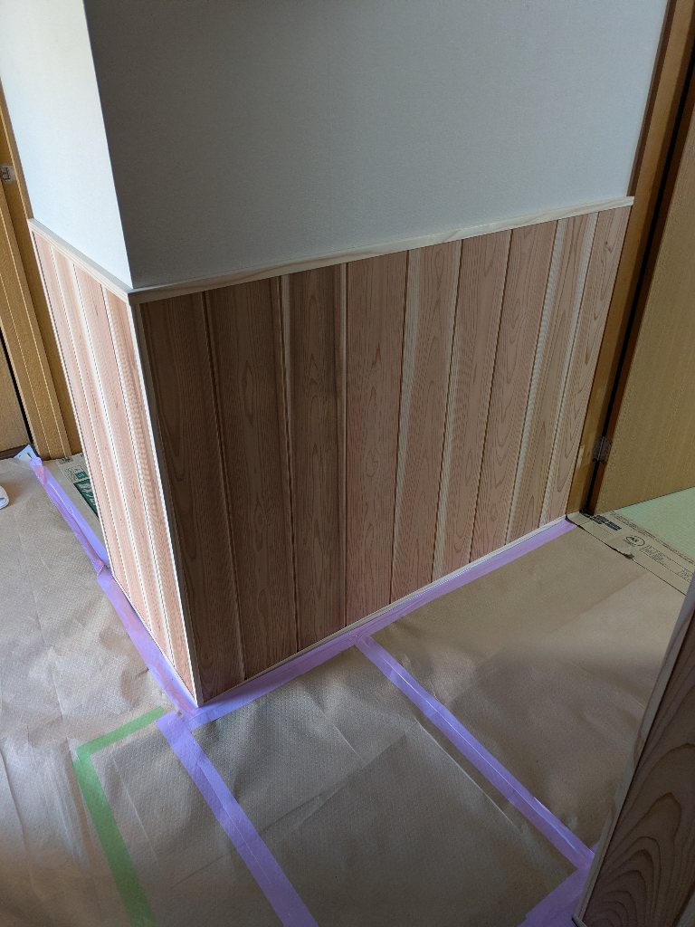 玄関　廊下　エコカラット〜杉腰板　リフォーム　大工　建築　工務店　新城市　豊川市　豊橋市 画像