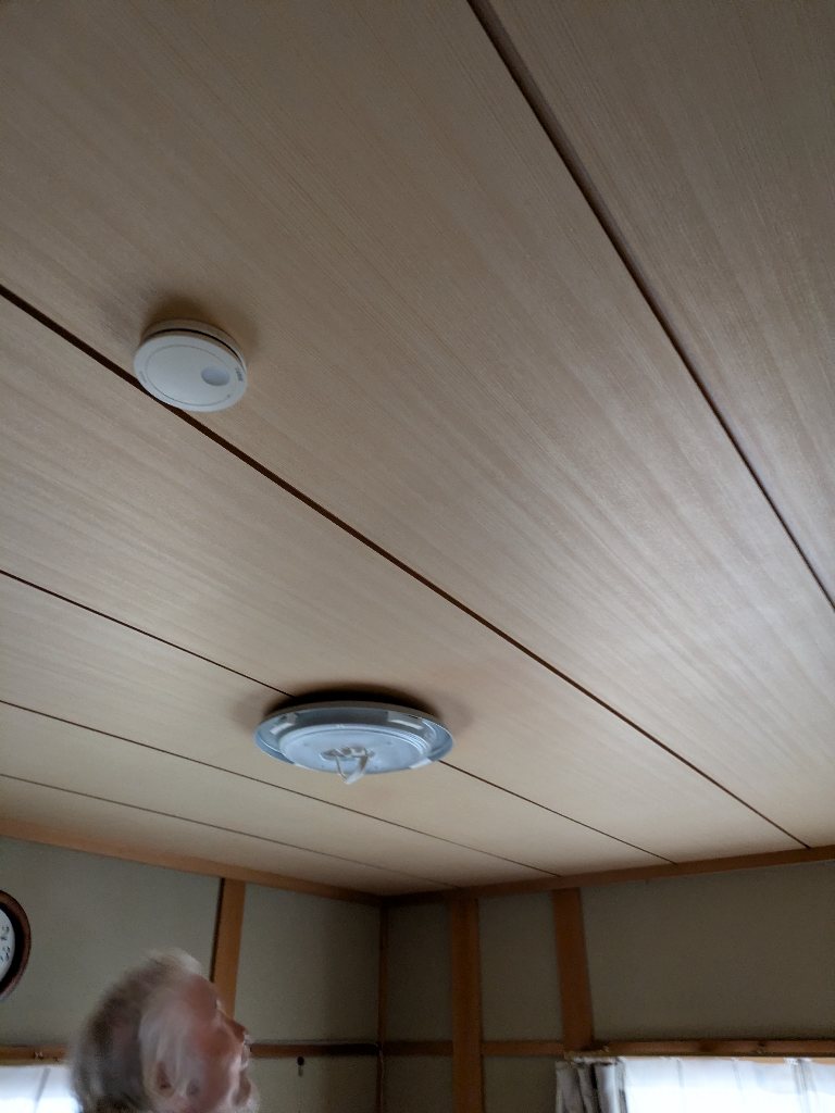 電気工事　丸形引っ掛けシーリング　LED 照明　交換　工務店　新城市　豊川市　豊橋市　蒲郡市　湖西市 画像