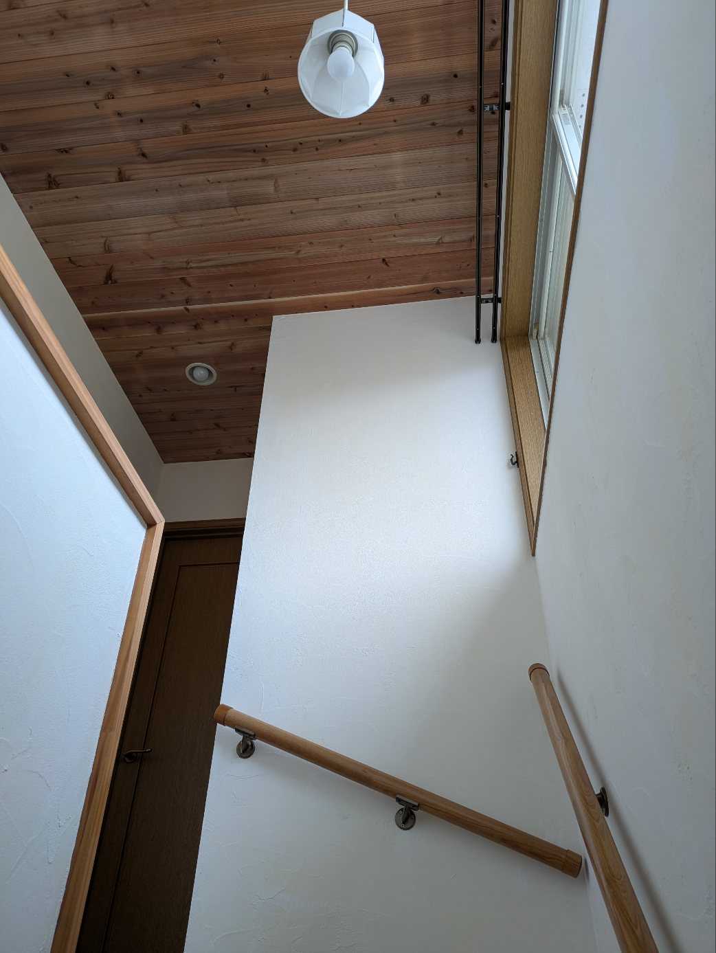 天井 杉板 壁 漆喰 塗り壁 リフォーム 大工 左官 工務店 豊川市 豊橋市 蒲郡市 湖西市 浜松市 画像