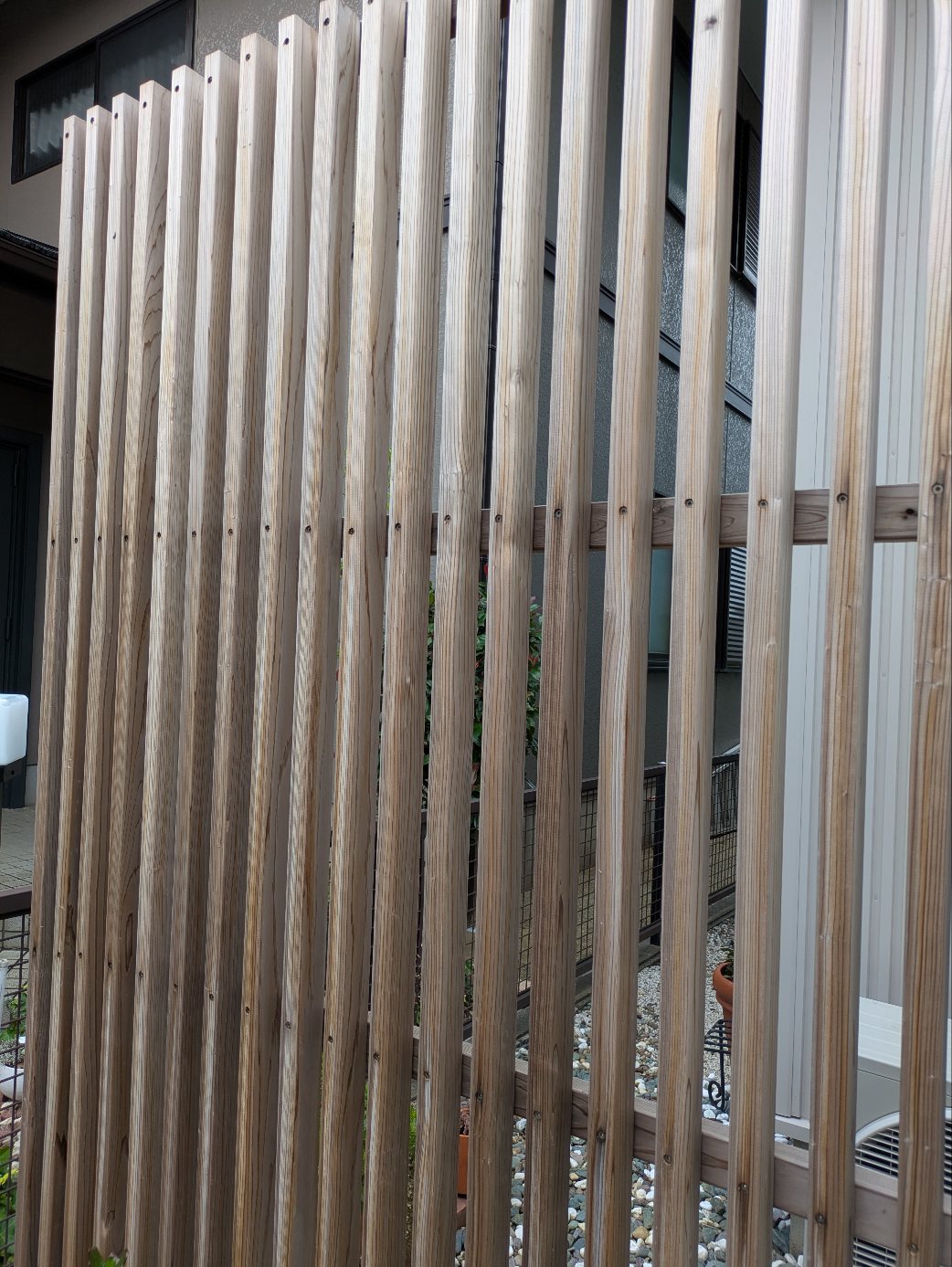 外構工事 目隠しフェンス 無垢材 杉 格子 新城市 豊川市 豊橋市 東三河 湖西市 浜松市 工務店 リフォーム 画像